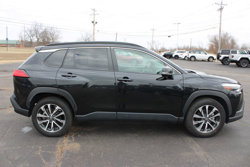 Used 2024 Toyota Corolla Cross XLE image 9