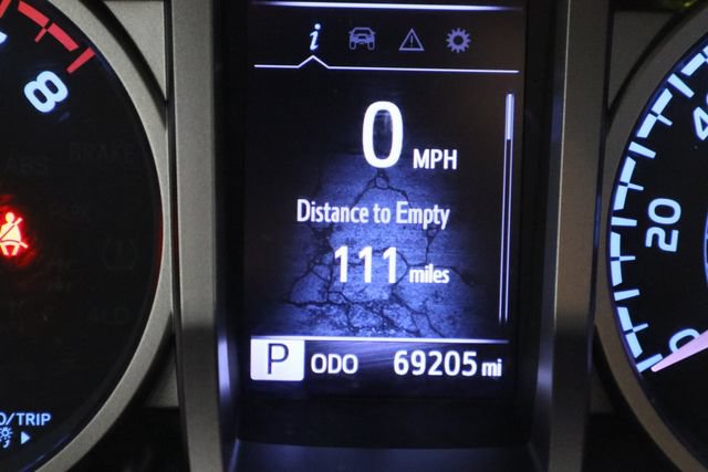 Used 2021 Toyota Tacoma SR5 RWD image 28