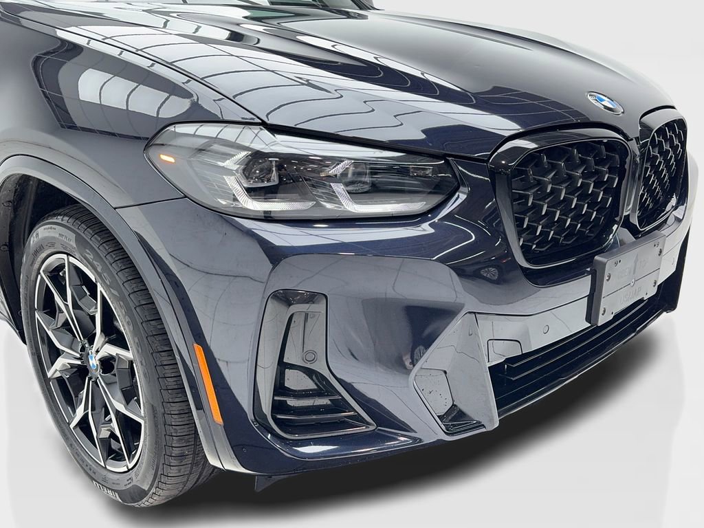 Used 2023 BMW X4 xDrive30i w/ M Sport Package image 3