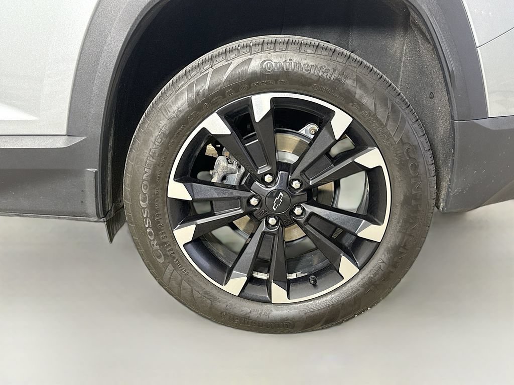 Used 2025 Chevrolet Equinox RS FWD image 32
