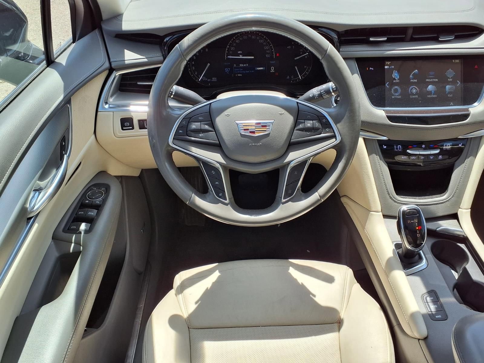 Used 2018 Cadillac XT5 Luxury w/ Driver Awareness Package AWD/4WD image 14