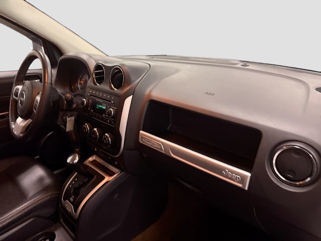 Used 2016 Jeep Compass Latitude image 26