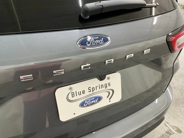 Used 2024 Ford Escape ST-Line w/ Tech Pack #1 FWD image 5