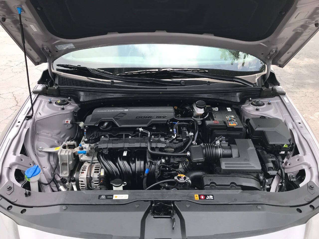 Used 2025 Hyundai Elantra Sport FWD image 8