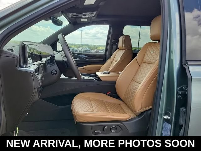 Used 2024 Cadillac Escalade ESV Sport w/ LPO, ONYX Package AWD/4WD image 8