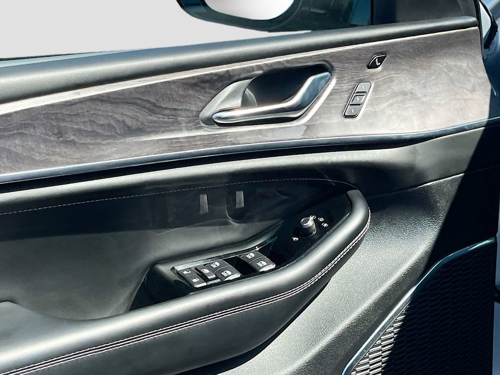 Certified 2025 Jeep Grand Cherokee Overland w/ Adv Protech Group III image 18