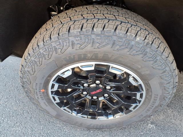 New 2026 GMC Canyon AT4 image 13