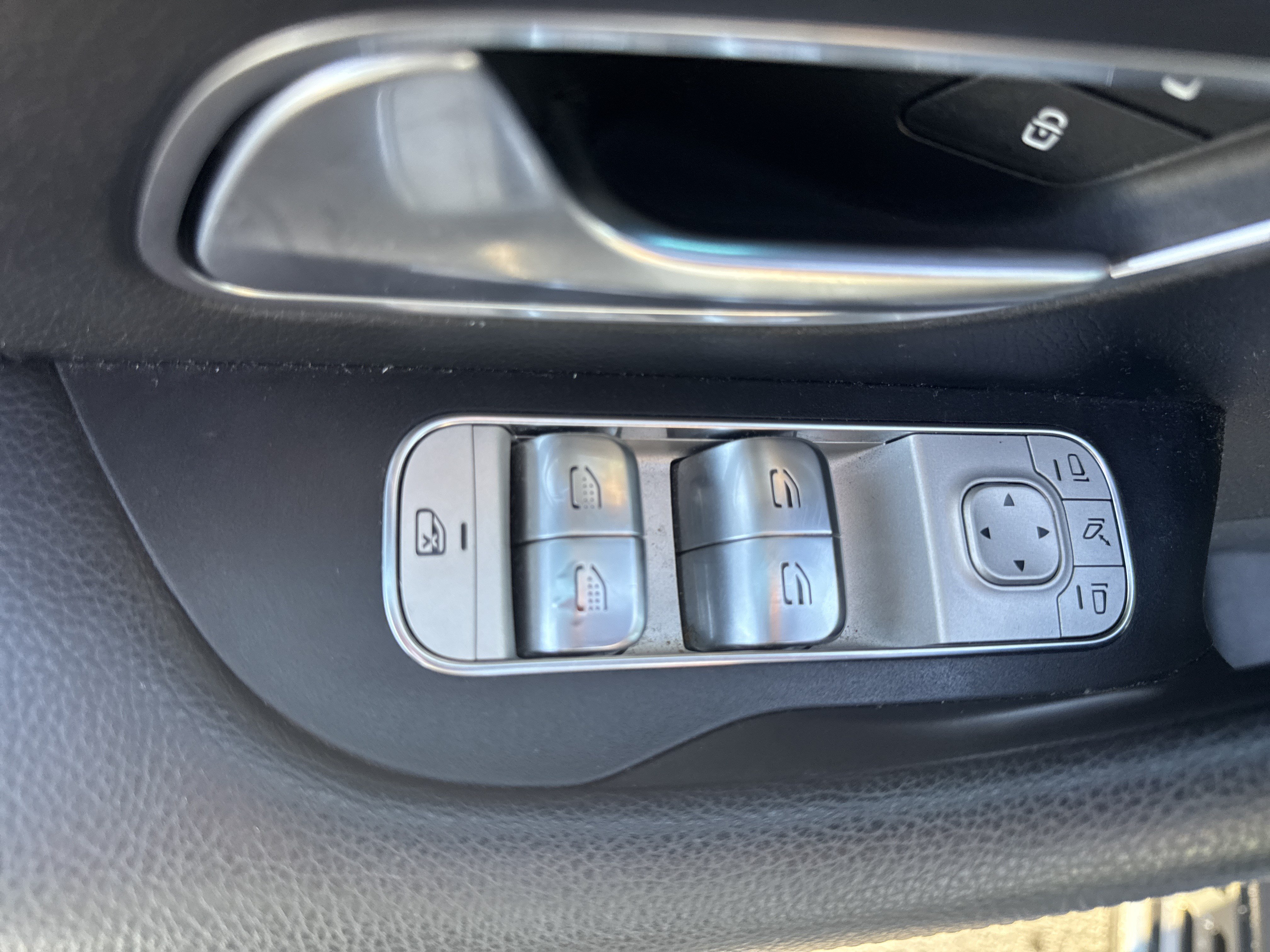 Used 2024 Mercedes-Benz GLS 450 4MATIC image 15