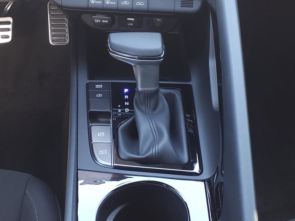 New 2025 Hyundai Elantra SEL FWD image 10