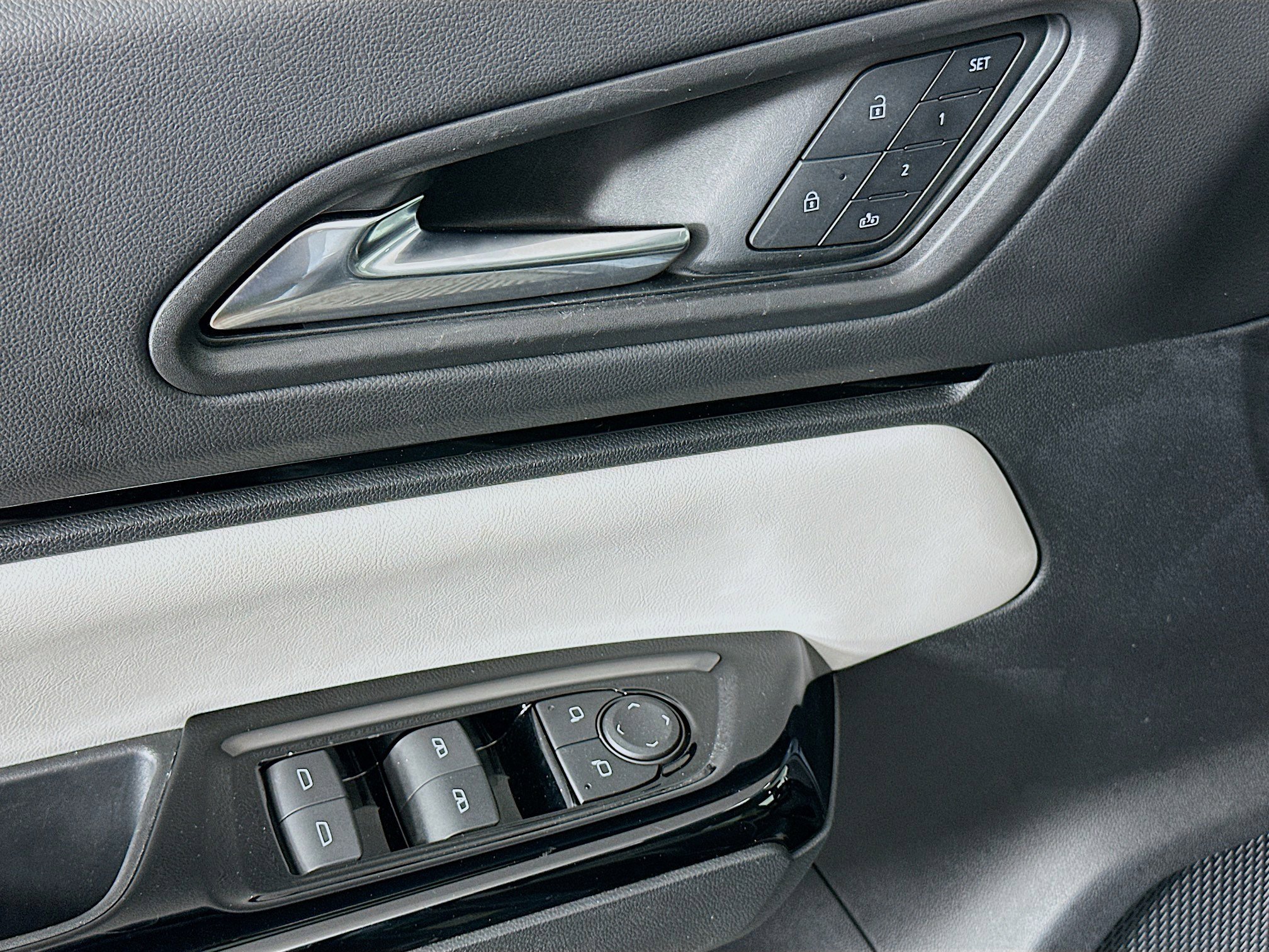 Used 2024 Honda Prologue Touring image 15