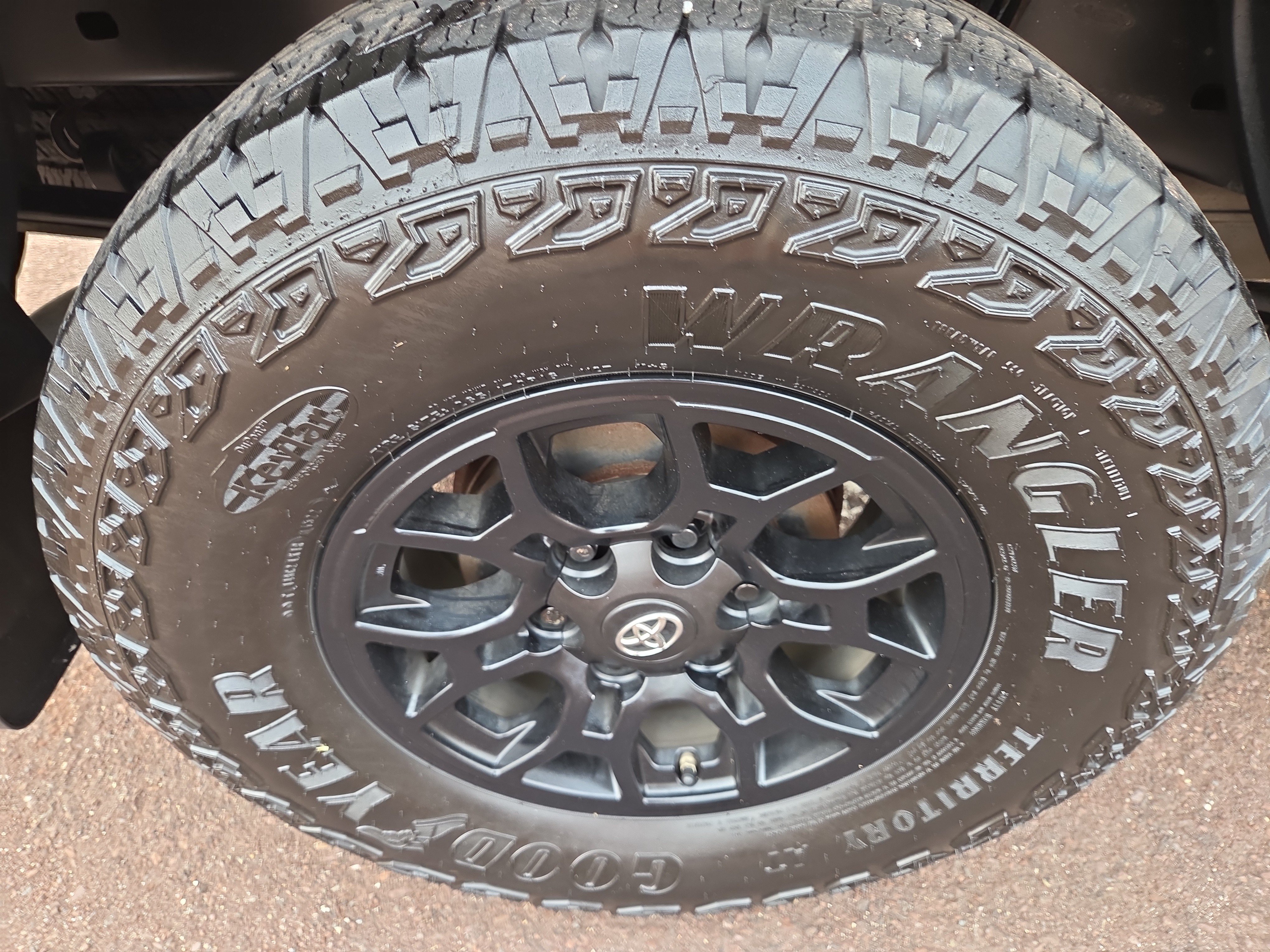 Certified 2020 Toyota Tacoma SR w/ SX Package AWD/4WD image 10