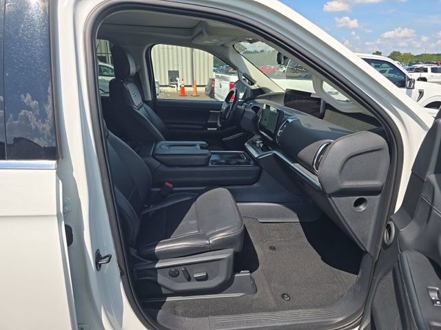 Used 2025 Ford Expedition Max Platinum AWD/4WD image 10