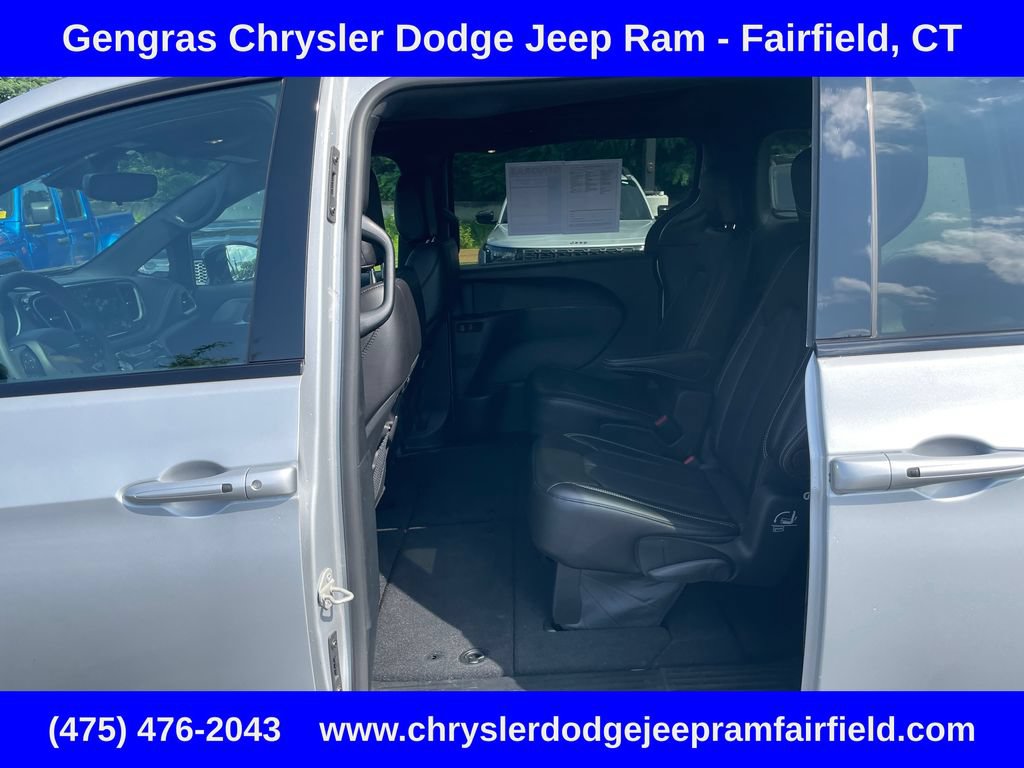 Certified 2024 Chrysler Pacifica Touring-L w/ S Appearance Package AWD/4WD image 45
