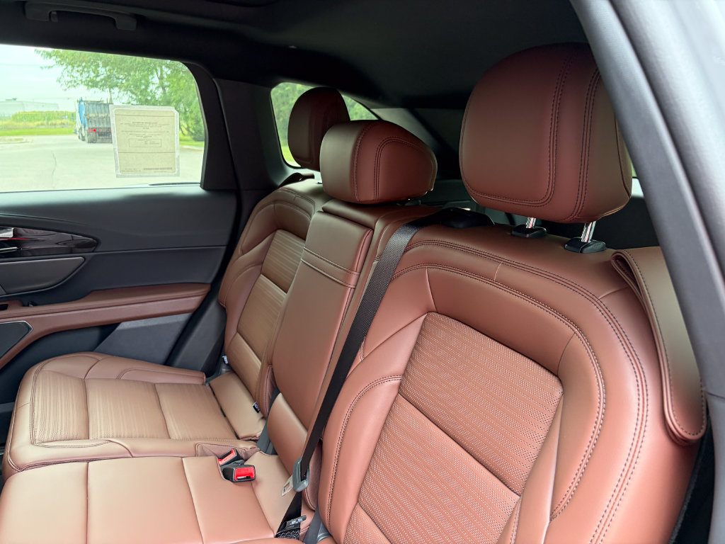 New 2026 Lincoln Nautilus Reserve w/ Jet Appearance Package AWD/4WD image 19