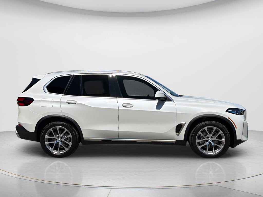 New 2026 BMW X5 xDrive40i w/ Parking Assistance Package image 4