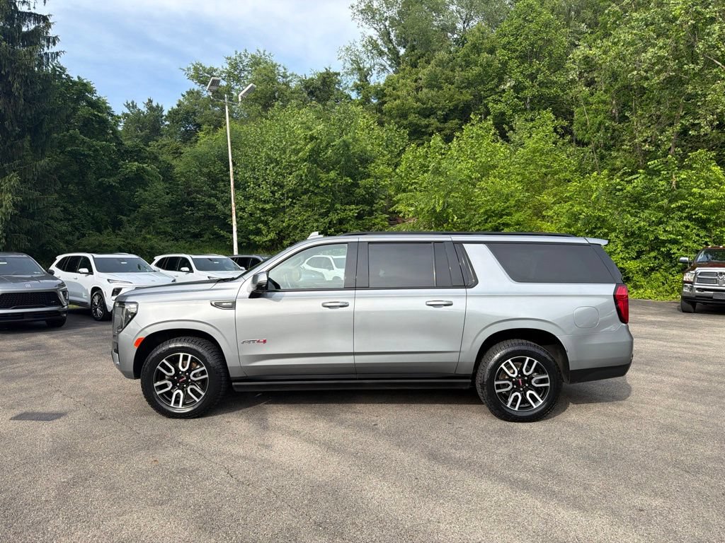 Used 2023 GMC Yukon XL AT4 w/ Technology Package AWD/4WD image 6