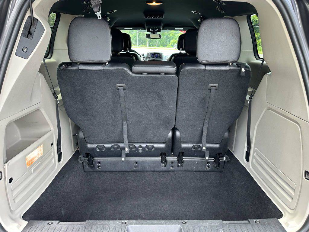 Used 2019 Dodge Grand Caravan SXT image 12