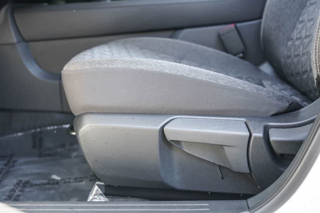Used 2025 Nissan Kicks SV FWD image 21