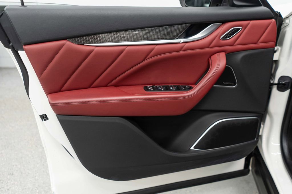 Used 2022 Maserati Levante GT AWD/4WD image 14