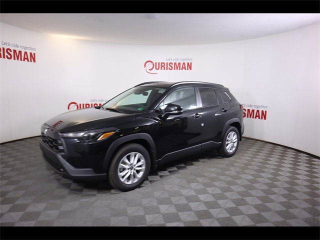 Used 2026 Toyota Corolla Cross LE image 2