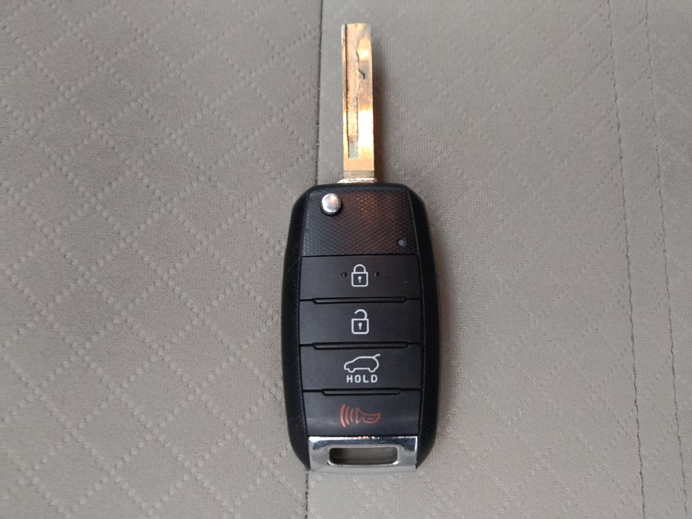 Used 2018 Kia Sorento FWD image 32