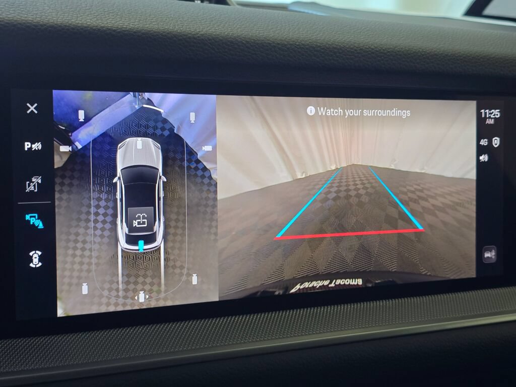 Certified 2025 Porsche Cayenne Coupe AWD/4WD image 48