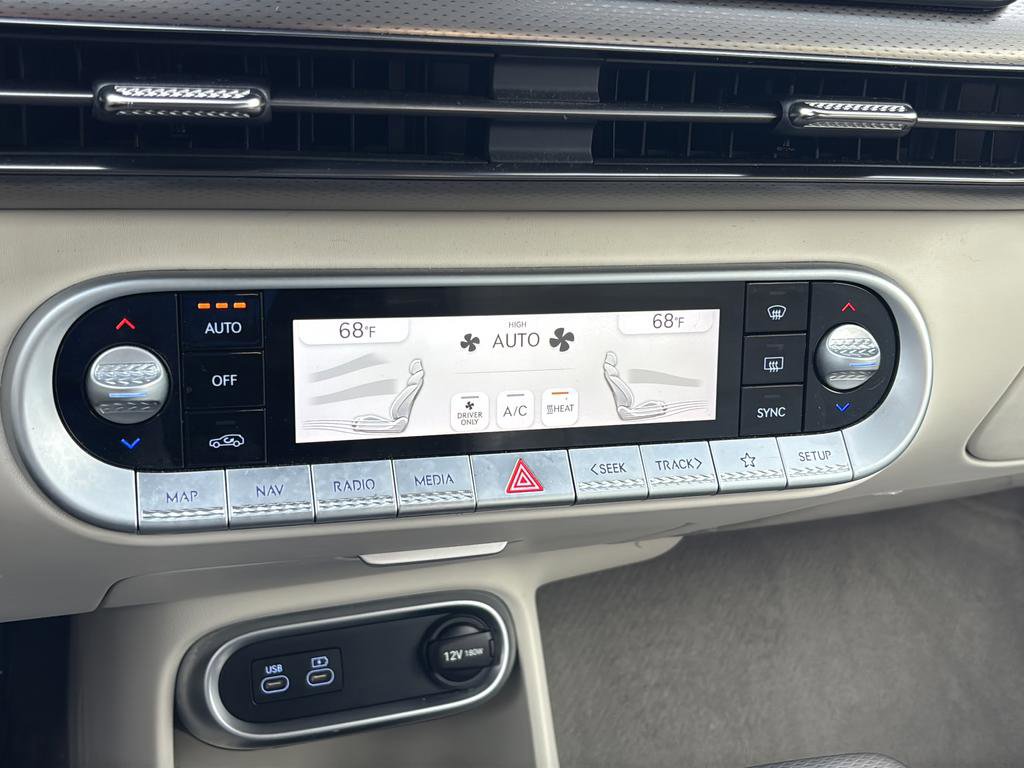 Certified 2023 Genesis GV60 Advanced image 33