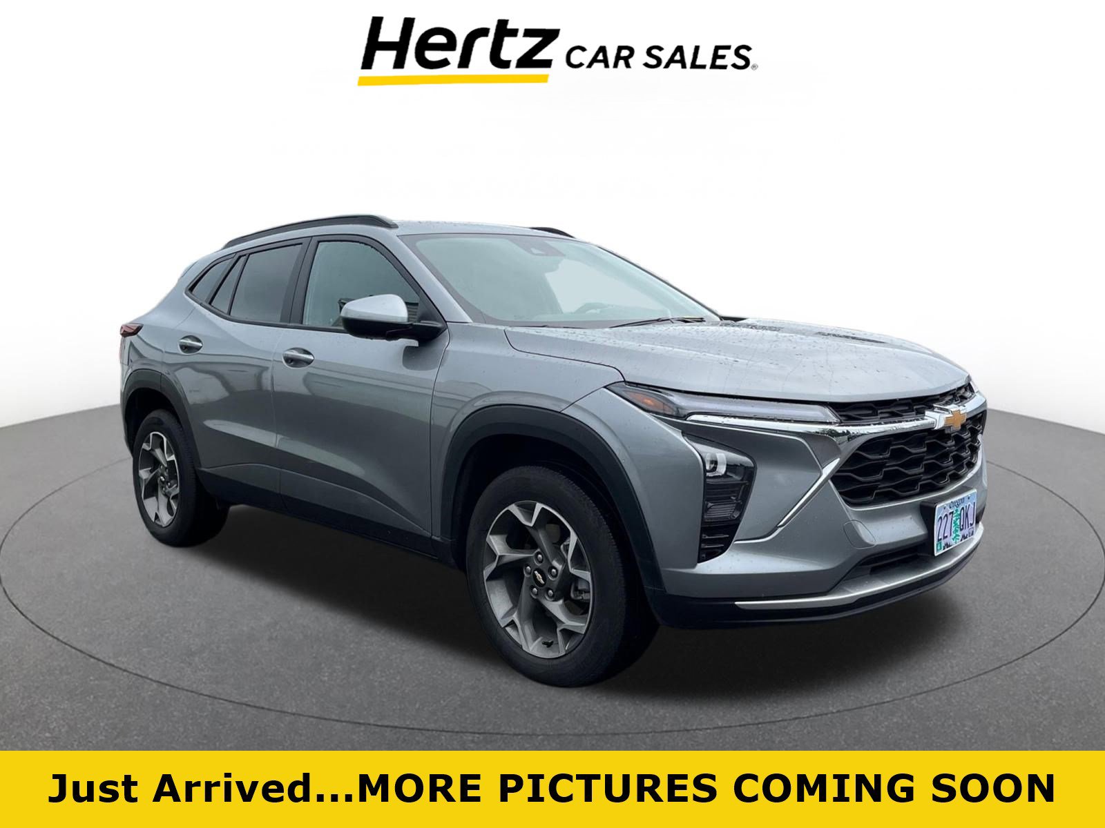 Used 2025 Chevrolet Trax LT image 1