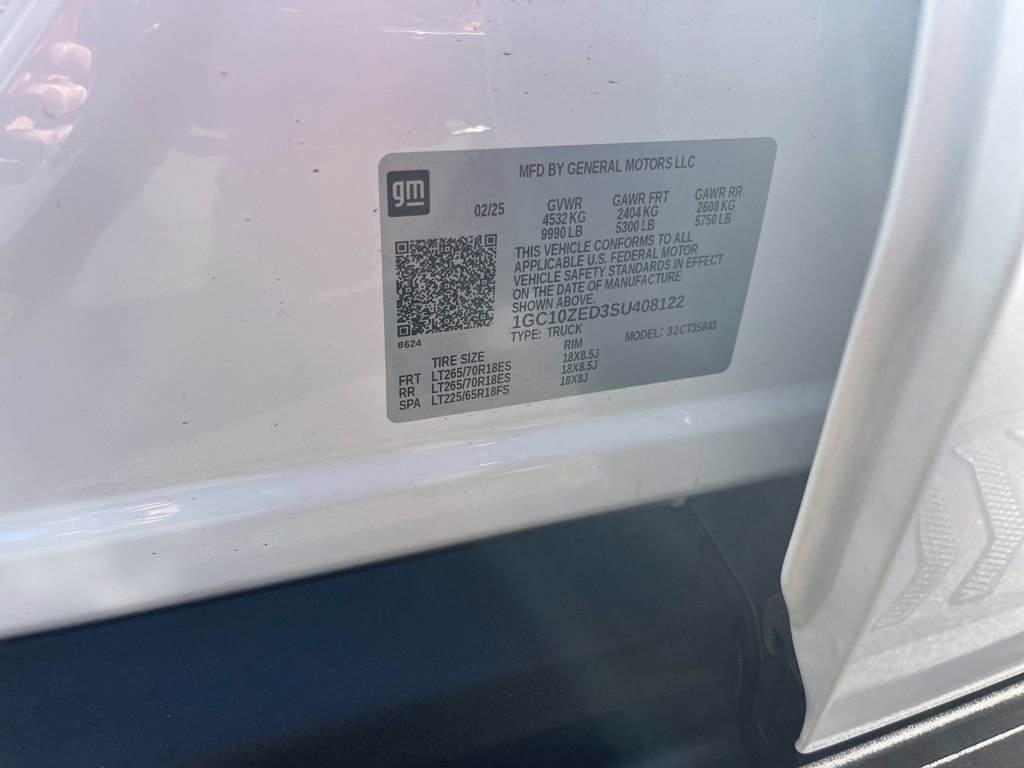 Used 2025 Chevrolet Silverado EV LT AWD/4WD image 37