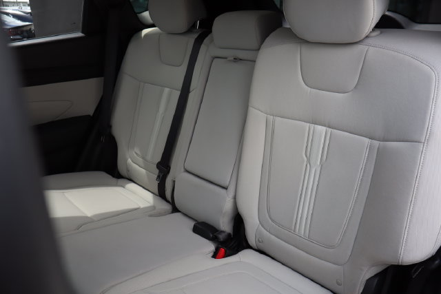 Used 2025 Hyundai Tucson SEL FWD image 14