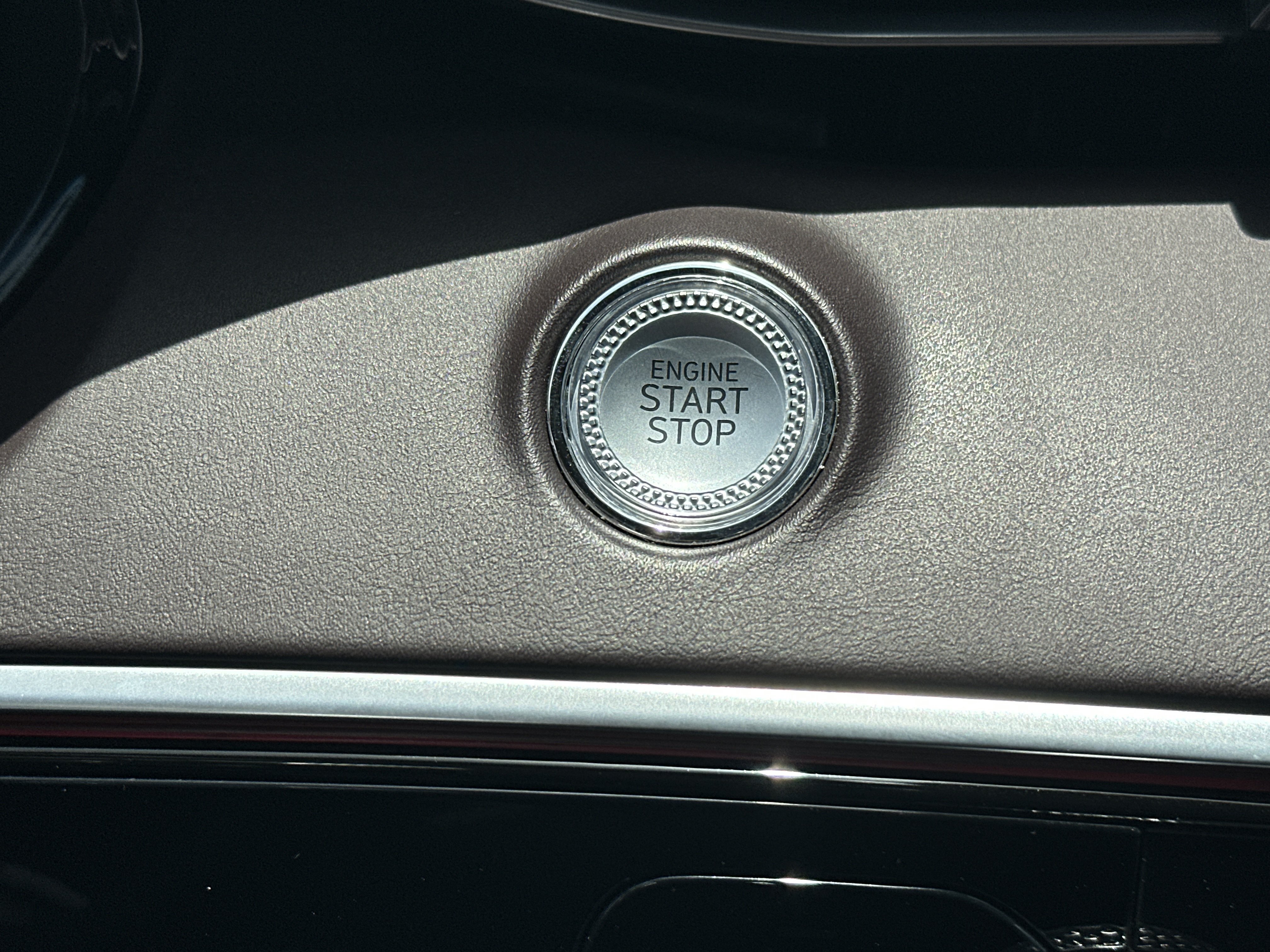 Certified 2022 Genesis GV70 2.5T w/ Advanced Package AWD/4WD image 23