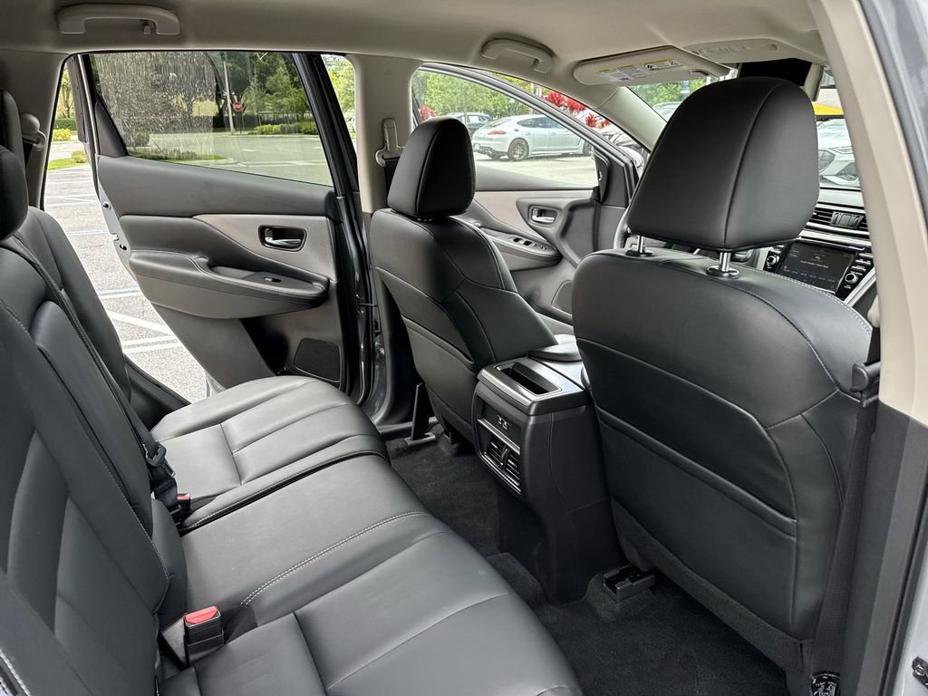 Used 2023 Nissan Murano SV w/ SV Midnight Edition Package FWD image 33