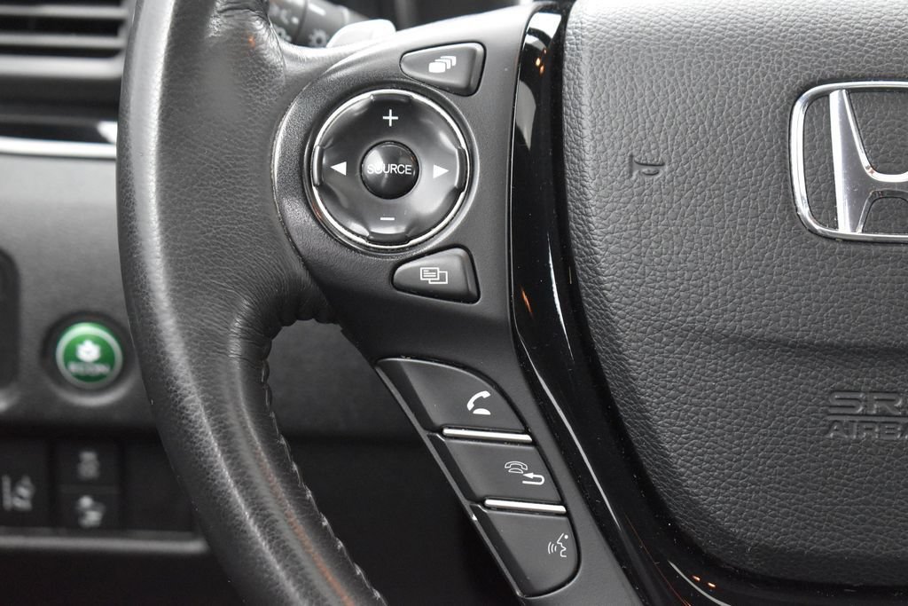 Used 2017 Honda Pilot Touring image 14