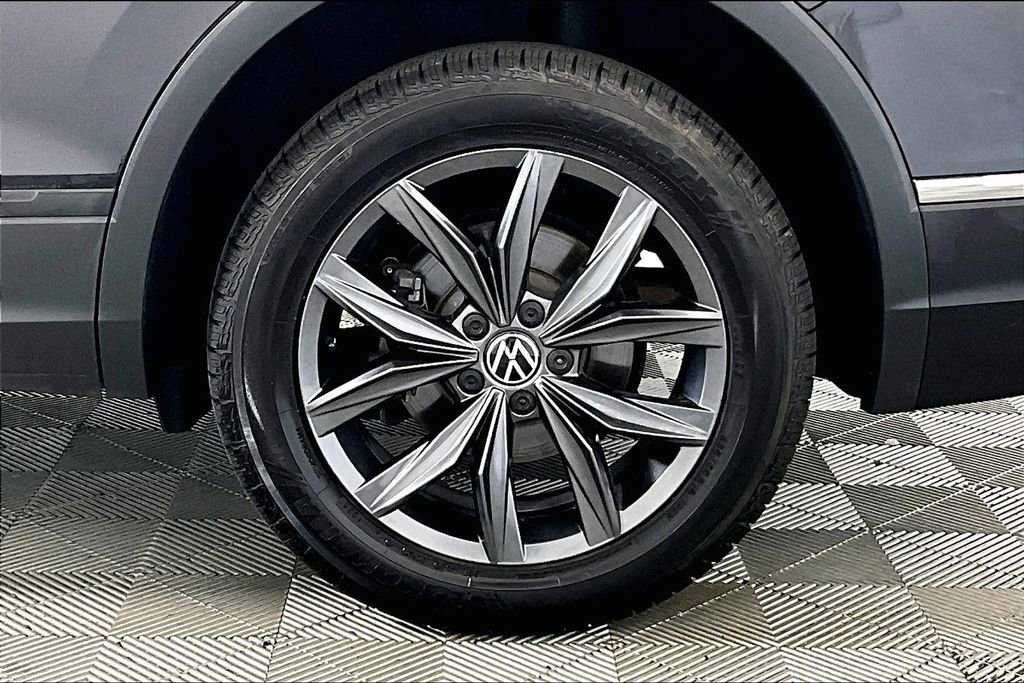 Used 2022 Volkswagen Tiguan SE image 8