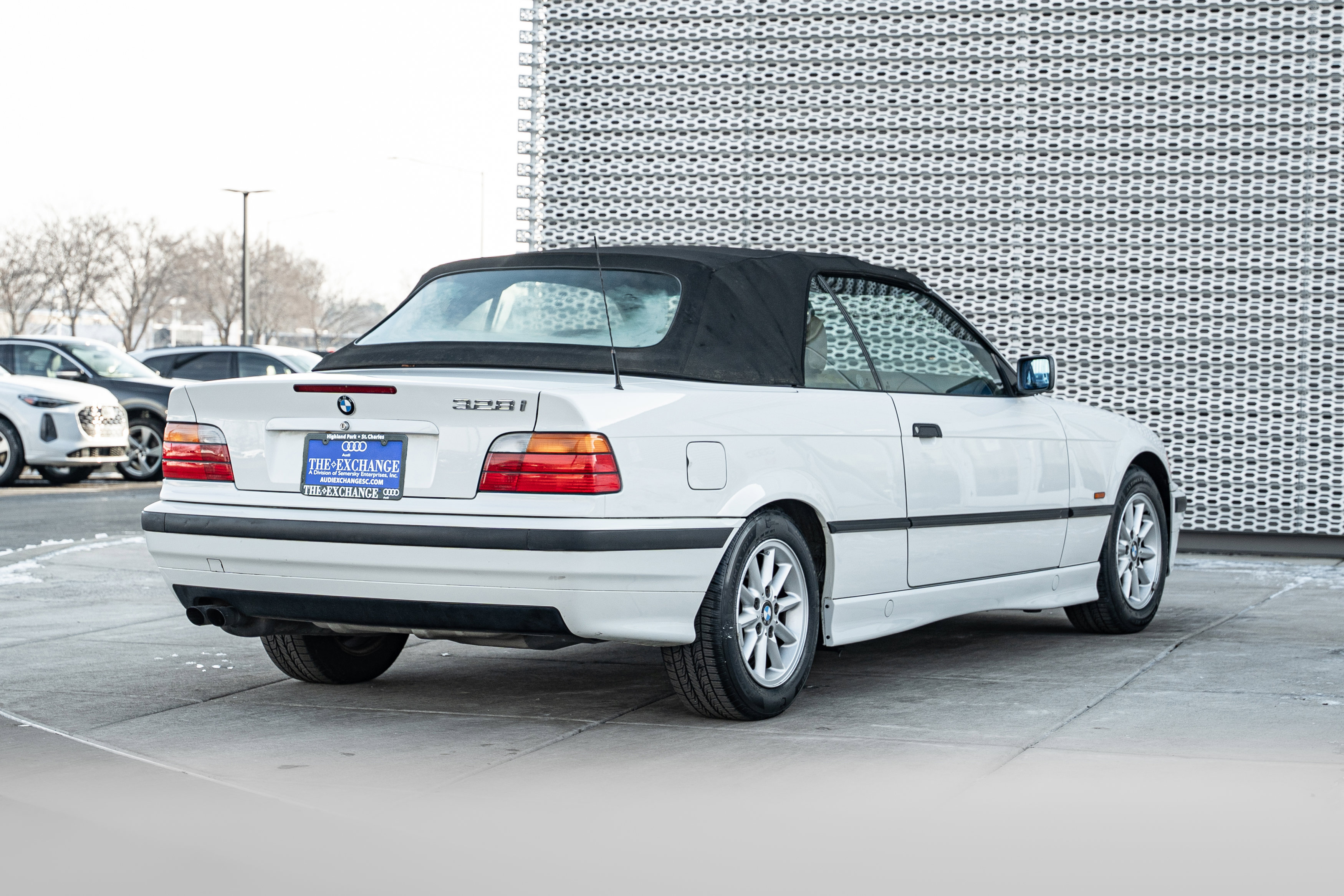 Used 1999 BMW 328i Convertible image 4