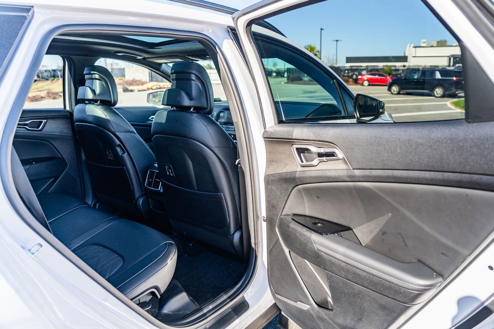 Used 2025 Kia Sportage X-Line w/ Premium Package image 13