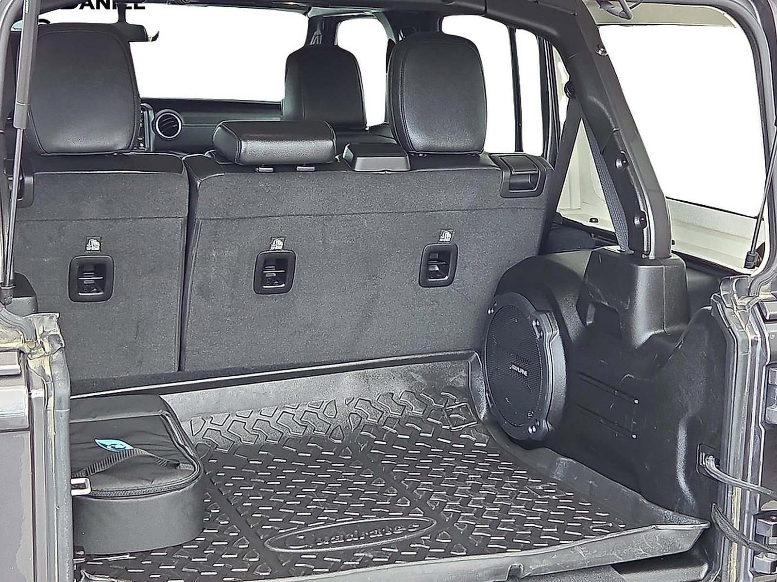 Used 2022 Jeep Wrangler Unlimited Sahara w/ Cold Weather Group image 8