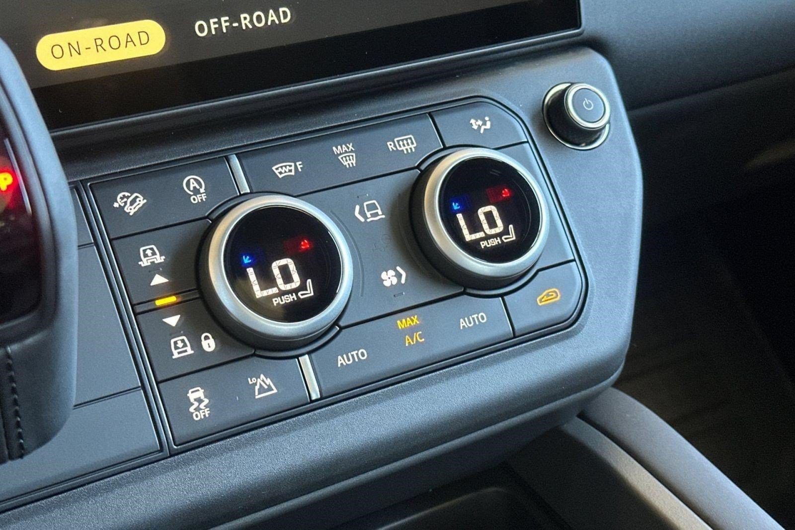 New 2026 Land Rover Defender 110 S AWD/4WD image 15