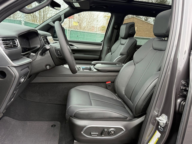 New 2026 Jeep Grand Wagoneer Limited image 14