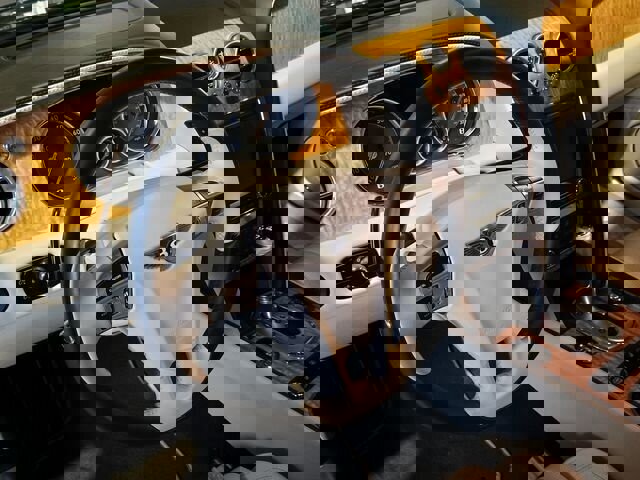 Used 2015 Bentley Flying Spur V8 image 33