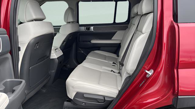 Used 2025 Hyundai Santa Fe Limited AWD/4WD image 18