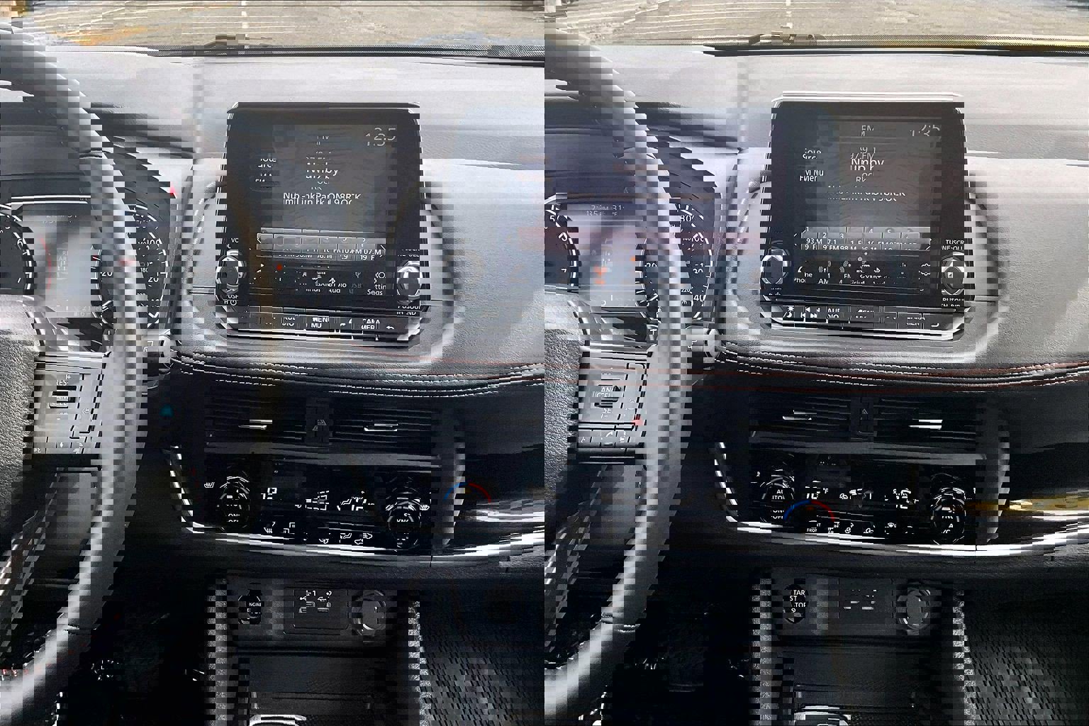 Used 2025 Nissan Rogue SV image 6