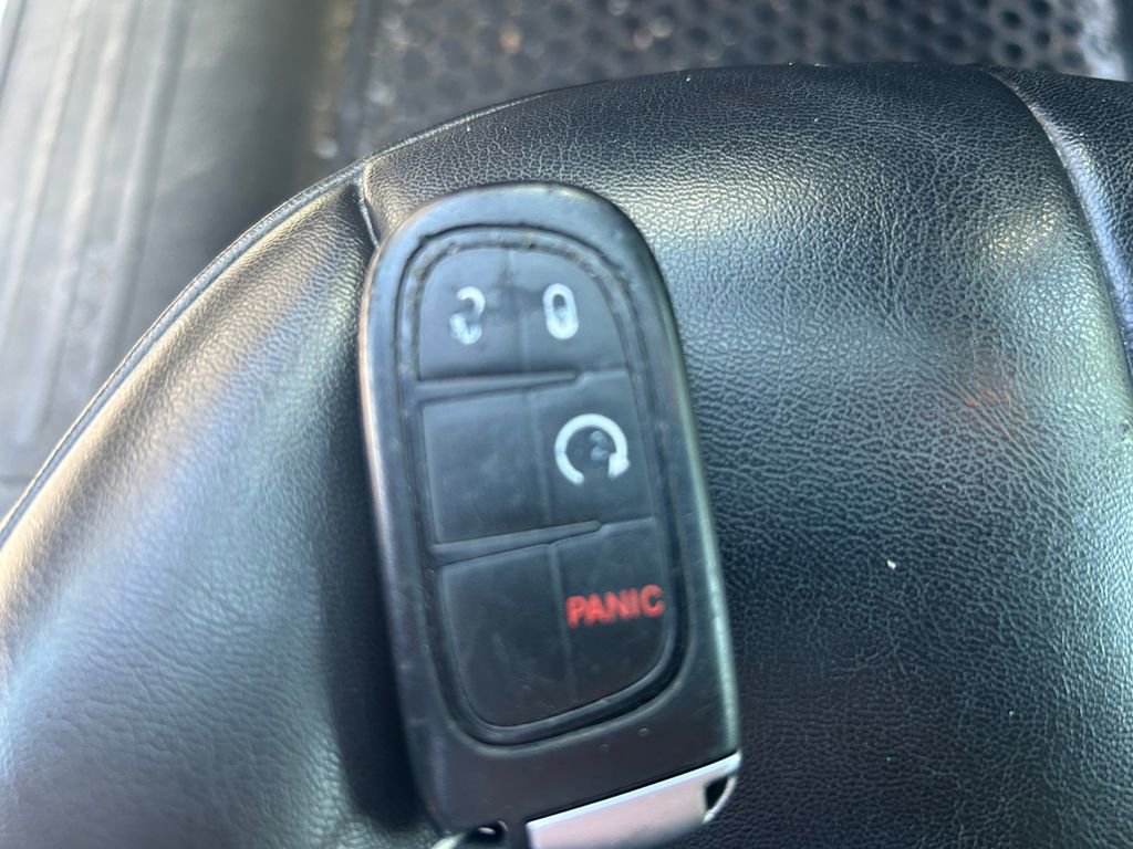 Used 2019 Jeep Cherokee Trailhawk w/ Cold Weather Group AWD/4WD image 34