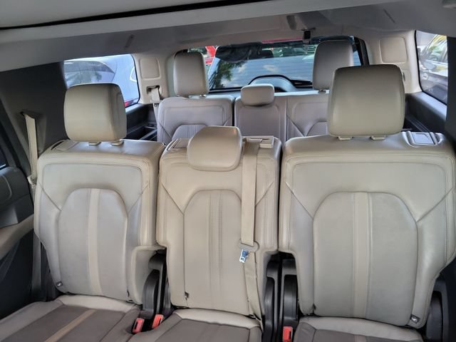 Used 2018 Ford Expedition Limited RWD image 9