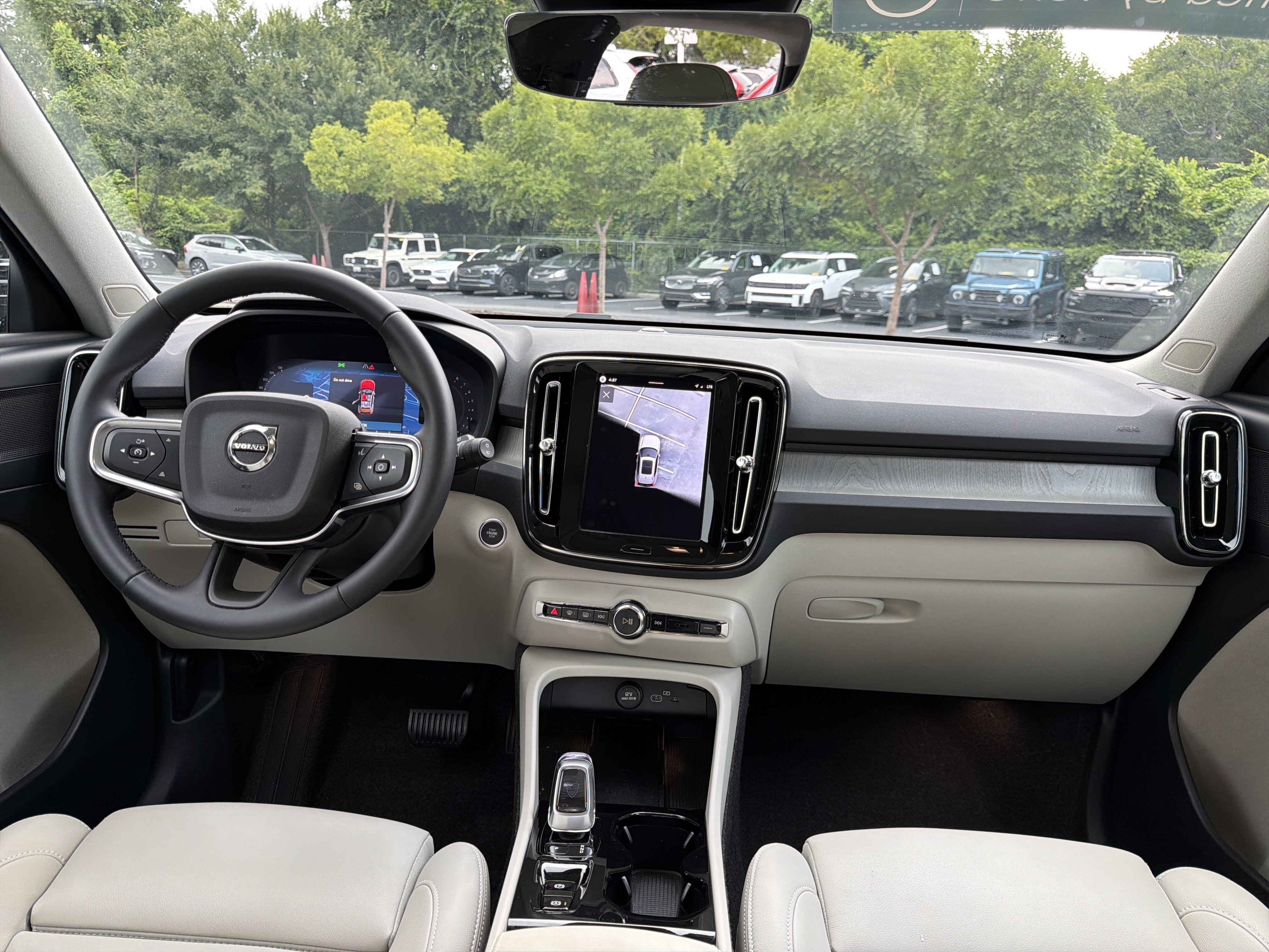 Certified 2026 Volvo XC40 B5 Plus w/ Protection Package Premier AWD/4WD image 30