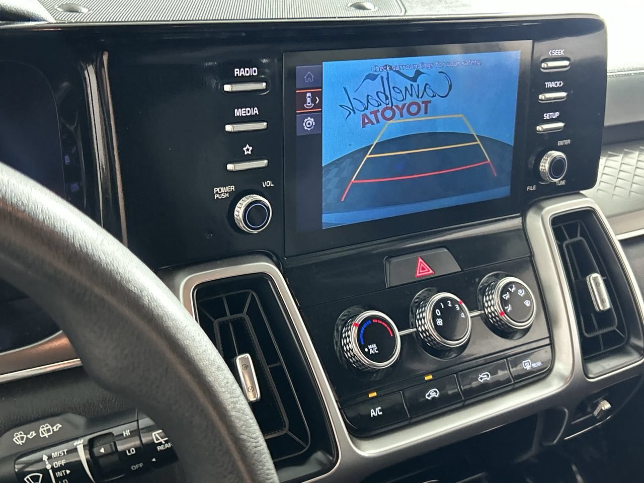 Used 2022 Kia Sorento LX FWD image 18