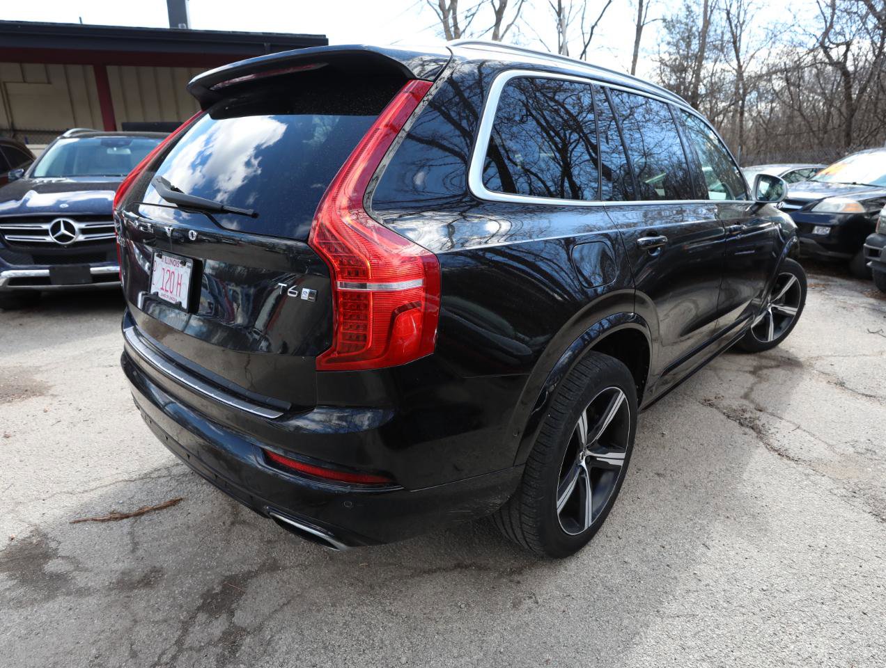Used 2017 Volvo XC90 T6 R-Design w/ Vision Package AWD/4WD image 6