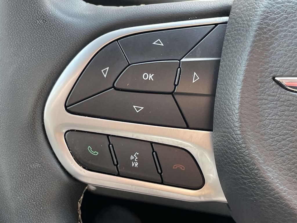 Certified 2024 Chrysler Pacifica Touring-L FWD image 29