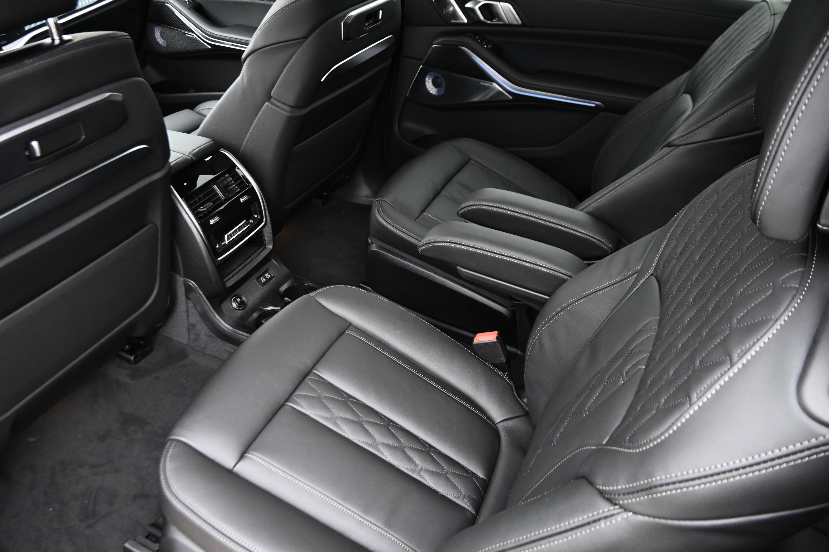 New 2026 BMW X7 M60i image 11