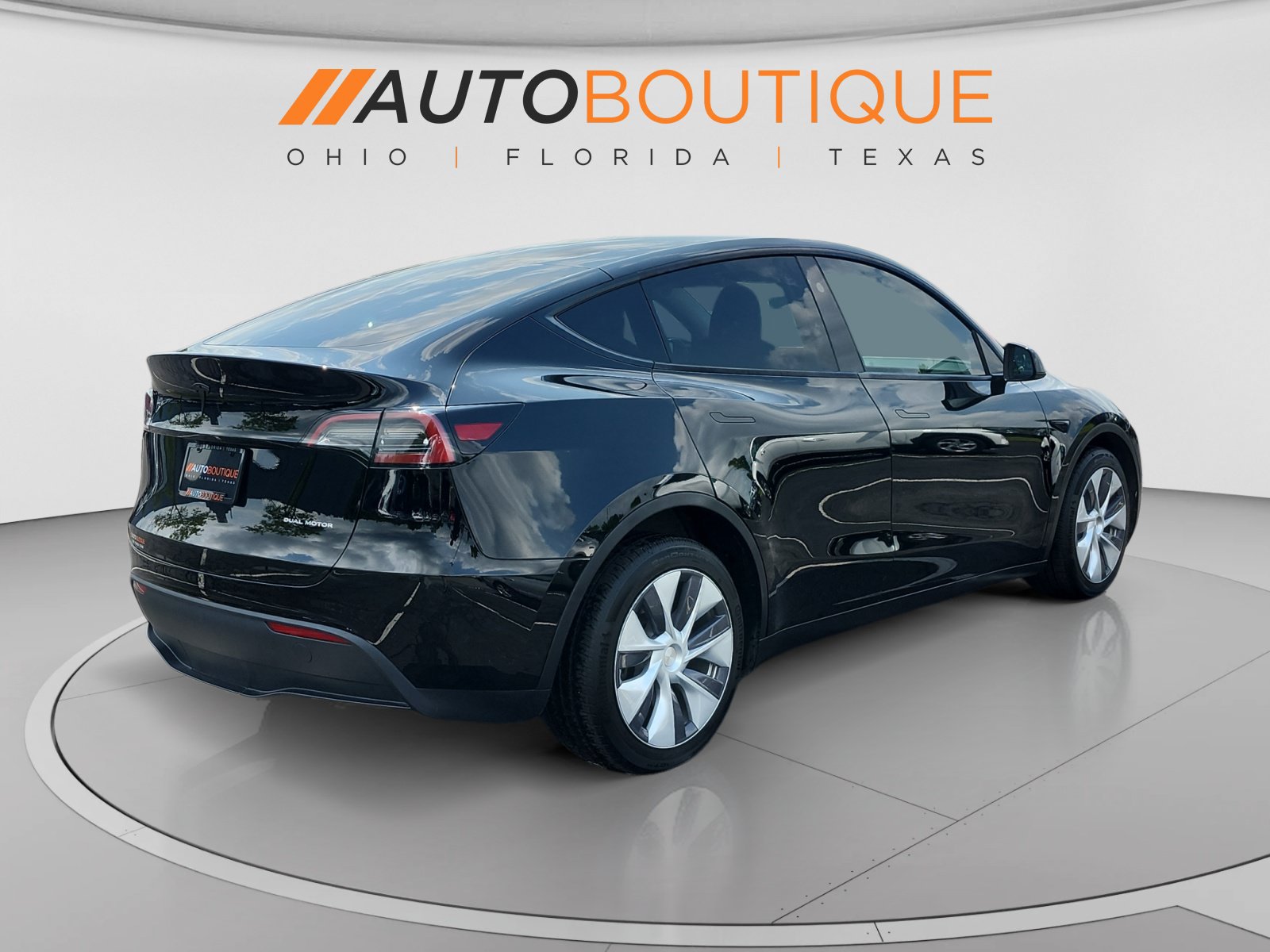 Used 2024 Tesla Model Y Long Range AWD/4WD image 6
